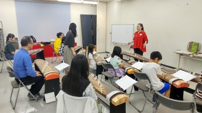 第４回の様子～ママも面白いお琴の演奏！「お琴を弾いて日本の伝統文化を学ぼう」