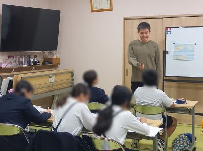 浪速区　学習支援ルーム「プチコスモス」にて留学生がボランティア活動を行いました