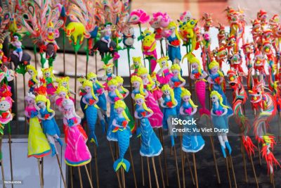 Tò he (toy figurine) is a traditional toy for children in Vietnam